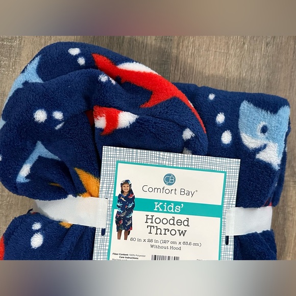 Cuddly Crew Smooshie Shark Pillow & Shark Hooded Throw - Picture 2 of 4